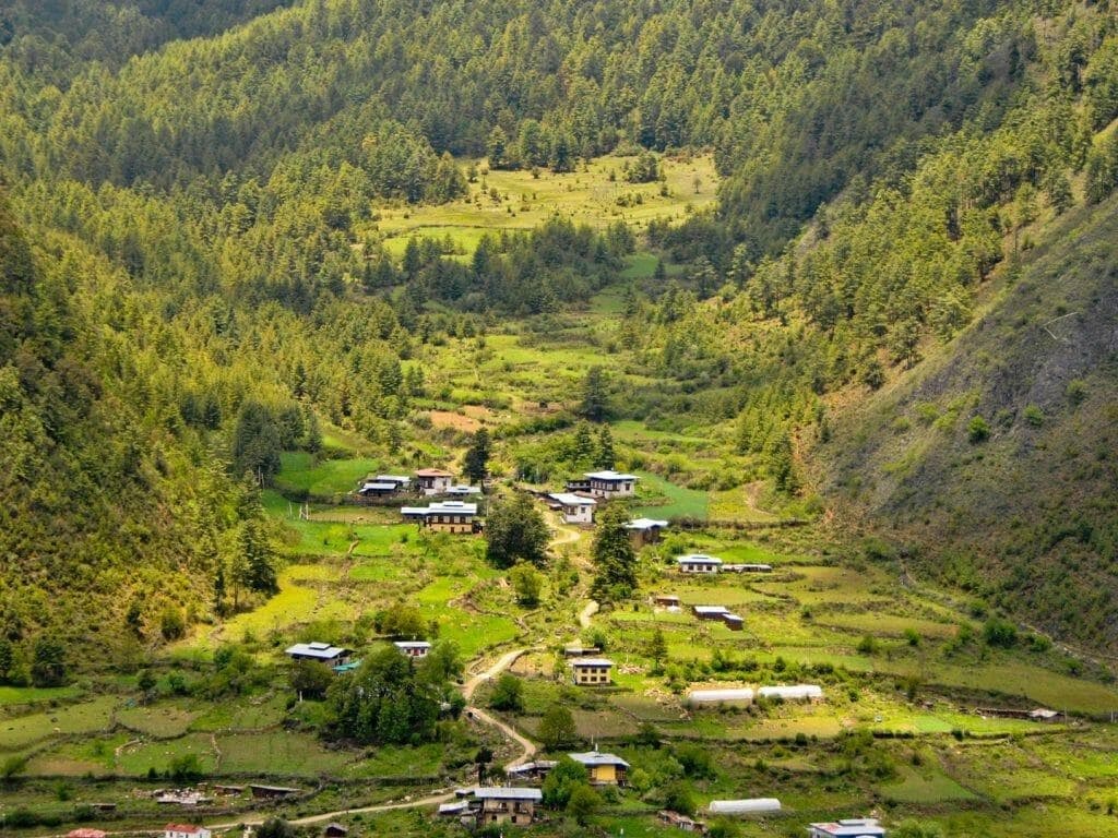 13 Days Bhutan Tour Package with Trongsa, Bumthang, Punakha, Thimphu & Paro