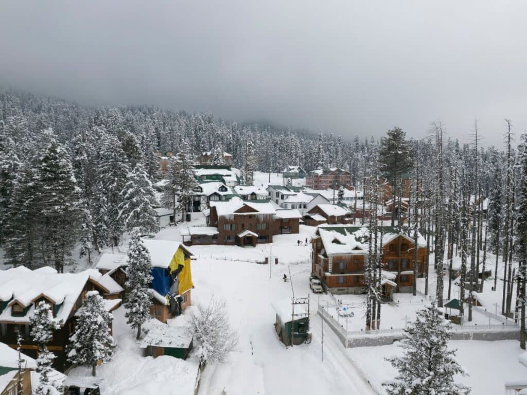 10 Best Snowfall Places in India